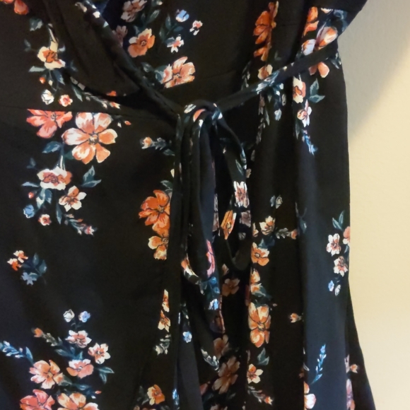 NWOT H&M Floral Wrap Dress - Picture 3 of 6